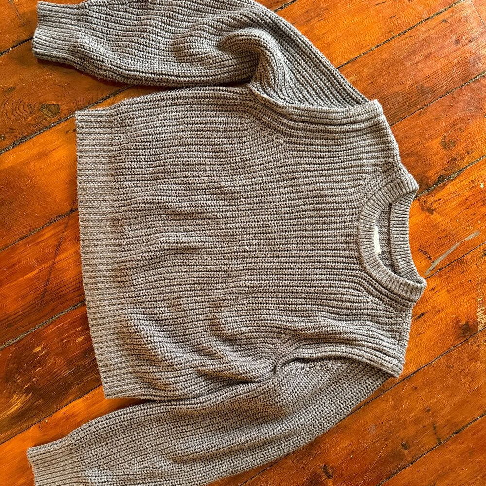 Abercrombie and Fitch Thick Knit Violet-Gray Pullover with Muscle-Tee Shoulders